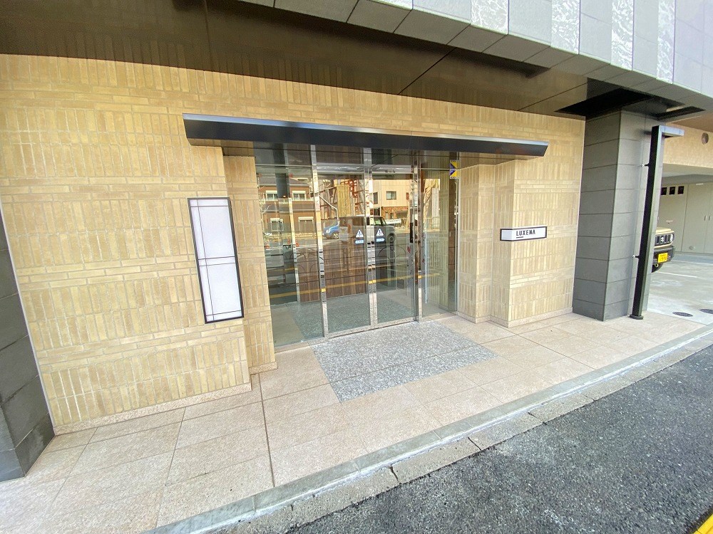 ラグゼナ北千住  エントランス