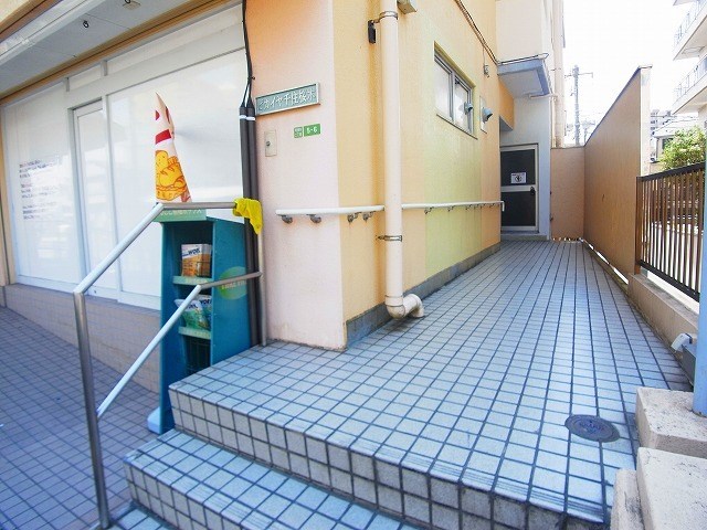ピカイヤ千住桜木 エントランス