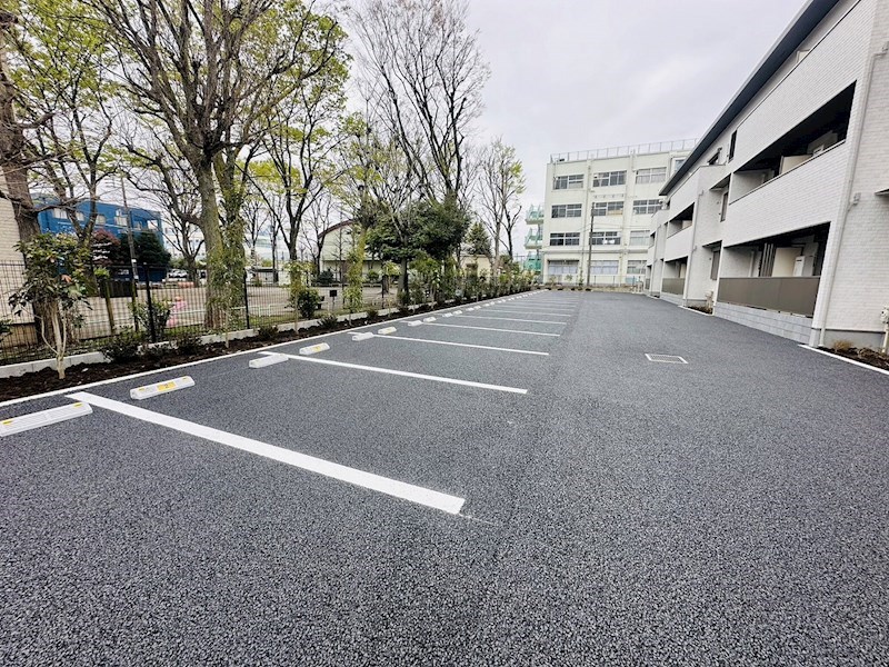 グラントレ宮城 駐車場
