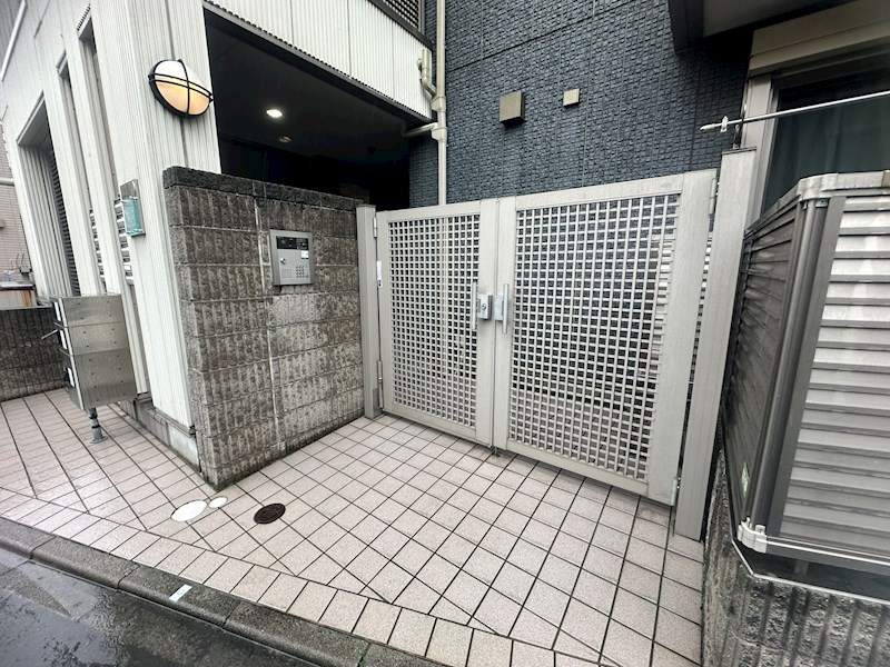 シャーメゾン六町 エントランス