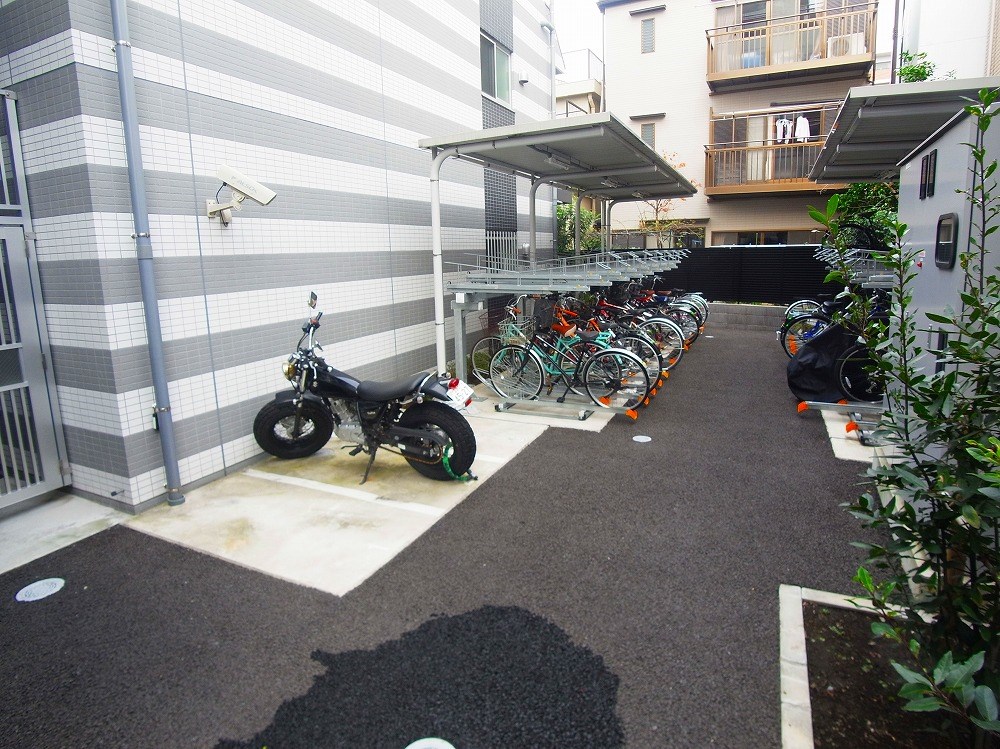 AXAS西新井 駐車場