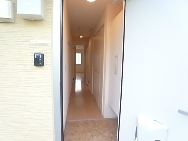 ルミエールＢ 玄関