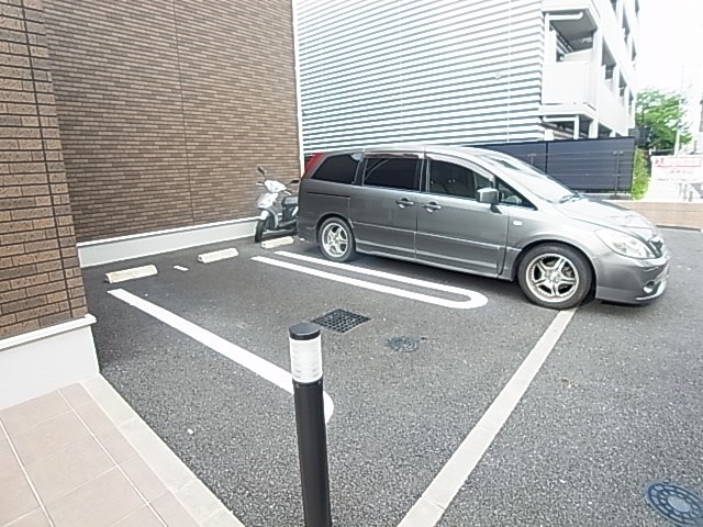 メゾン・ド・ソレイユ 駐車場
