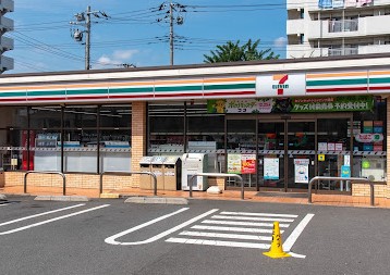 コーポレイト　フォルトゥナ コンビニ