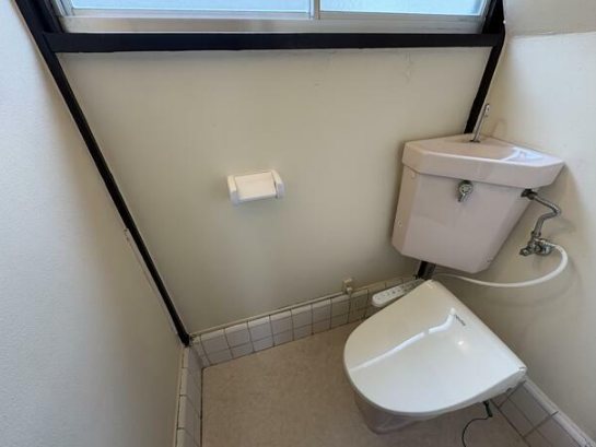 松戸市栄町西3丁目邸宅 トイレ