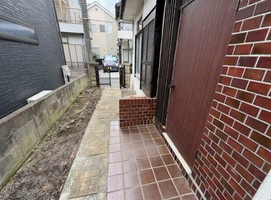 松戸市栄町西3丁目邸宅 エントランス