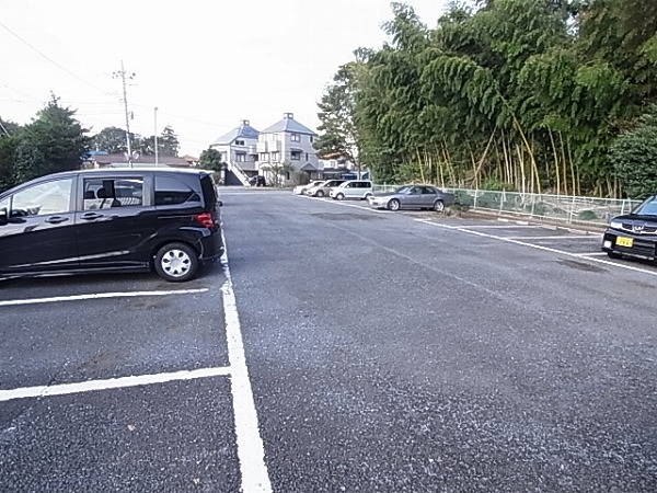 シティハイツ駒木台 駐車場
