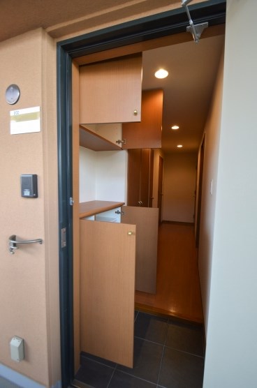 オアシスE棟 玄関