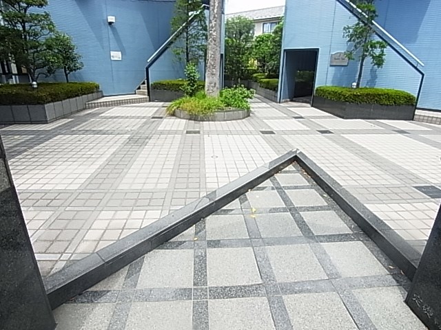 シャンブル綾瀬Ｊ エントランス