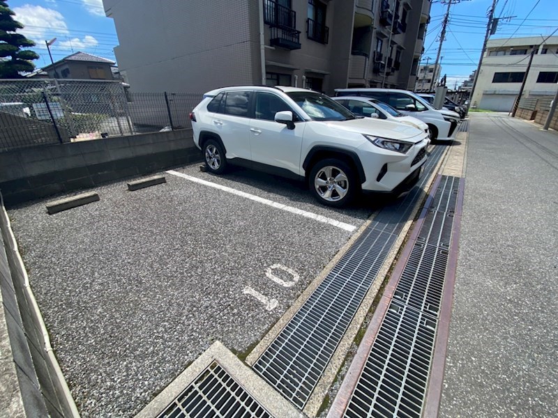 パティエール上本郷 駐車場