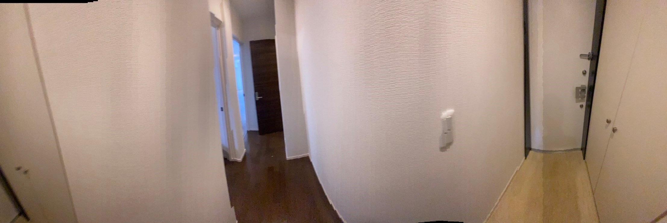 エクメーネセトルＭ 玄関