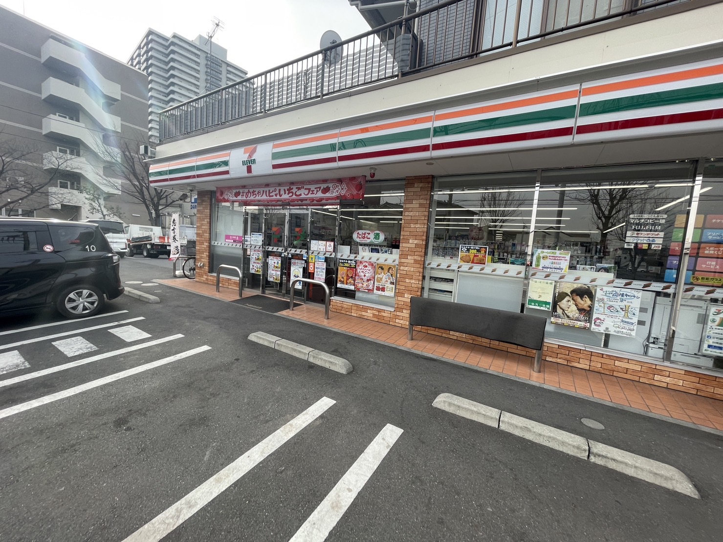 パテラ草加 コンビニ