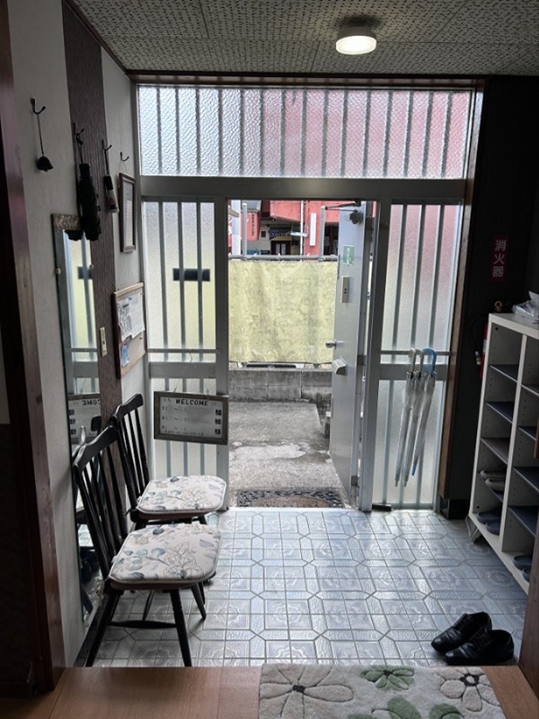 上原貸家・貸店舗 玄関