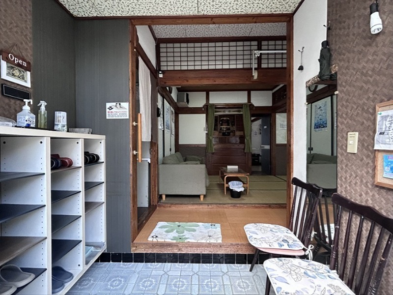 上原貸家・貸店舗 玄関