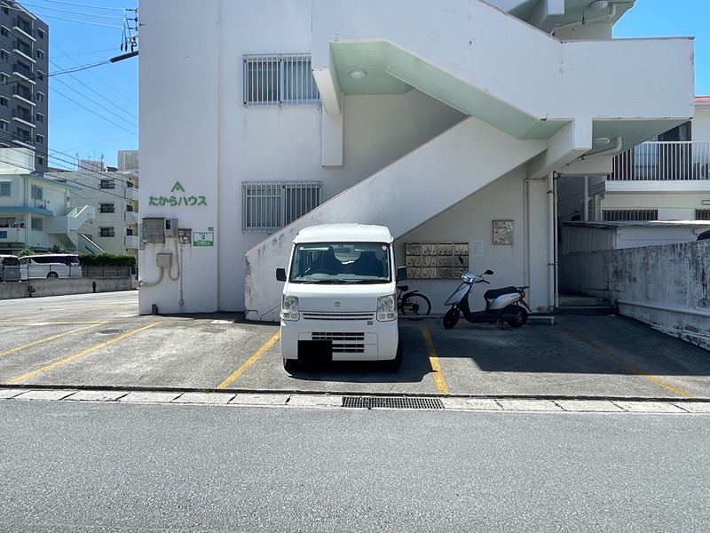 たからハウス 駐車場