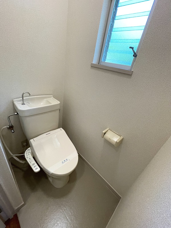 エステートピア足立B棟 トイレ