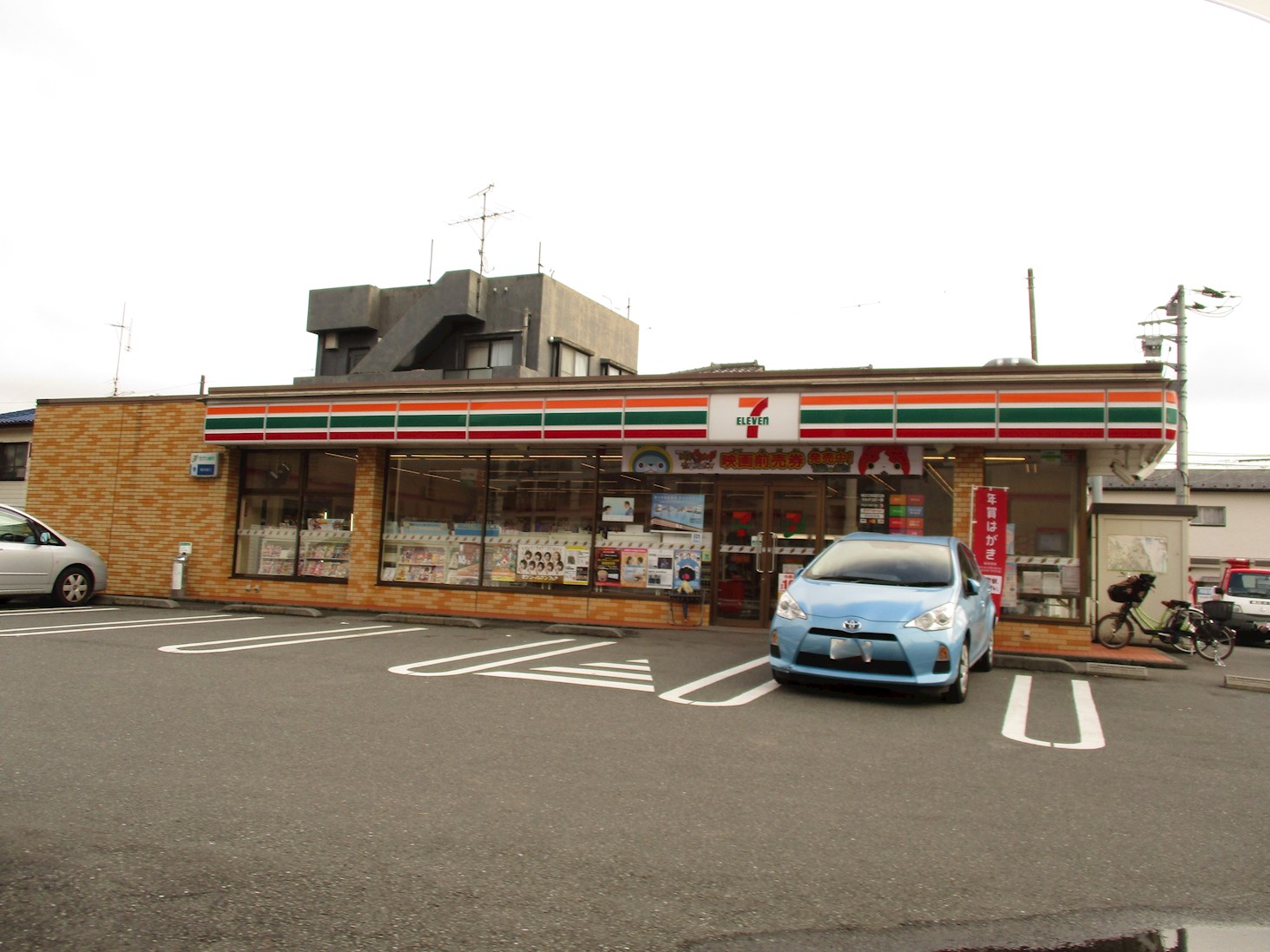 シーバードハイツ コンビニ