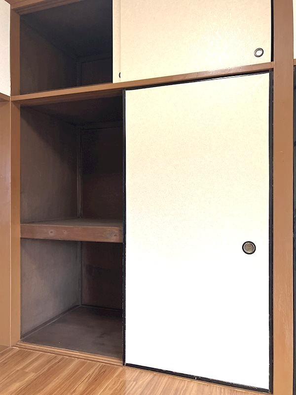 森野4丁目貸家 収納