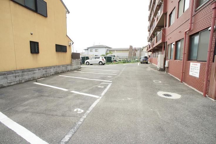 三弘マンション 駐車場