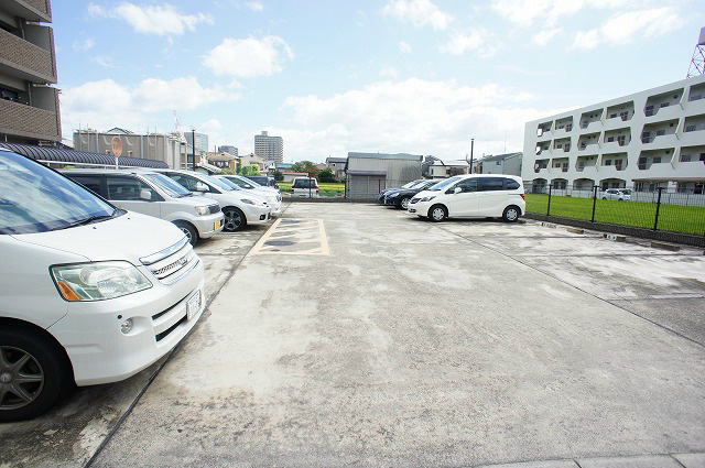 アグラード長岡京 駐車場