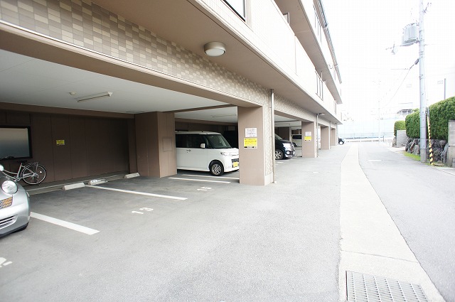 ヴェルドミール 駐車場