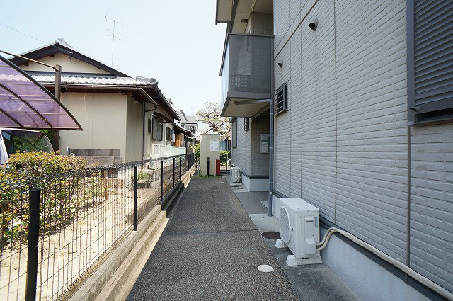 アドラブール岩井 エントランス