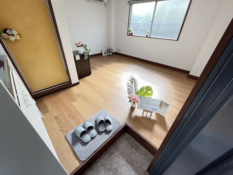 Kozy6番館 玄関