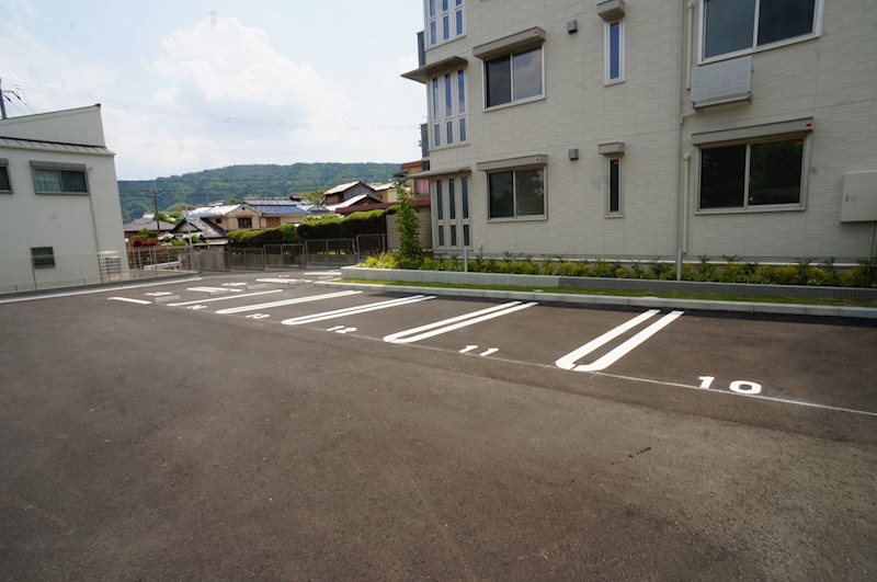 ジラソーレ 駐車場