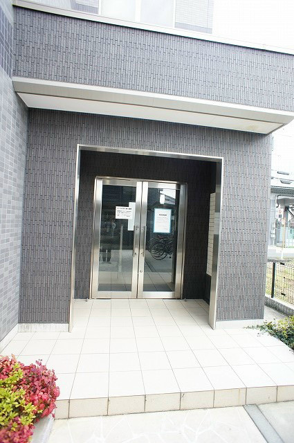ノイブルーメ桂川 エントランス