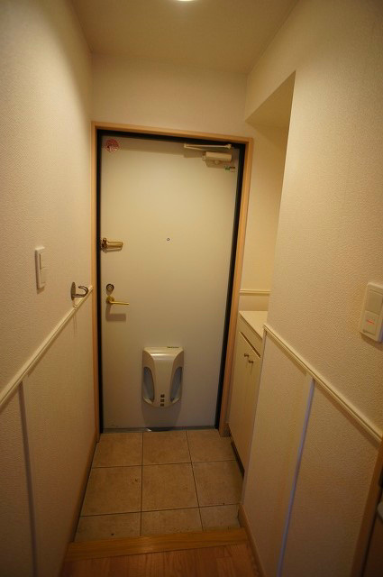 ノイブルーメ桂川 玄関