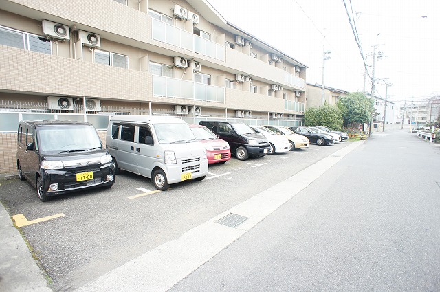 ヴェルドムール京都 駐車場