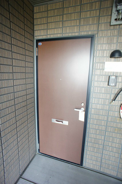ウィンディアコリーヌ　E棟  玄関