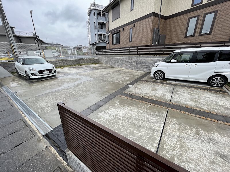 アンリエッタ 駐車場