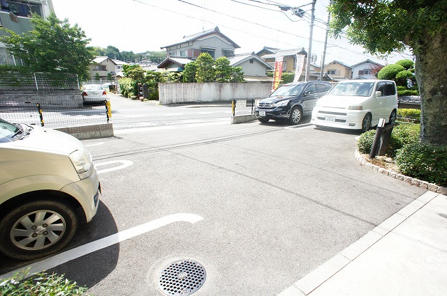 グランベイベリー 駐車場