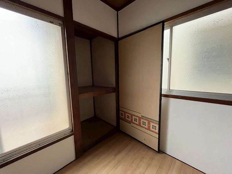 鶏冠井町番田34-13貸家 収納