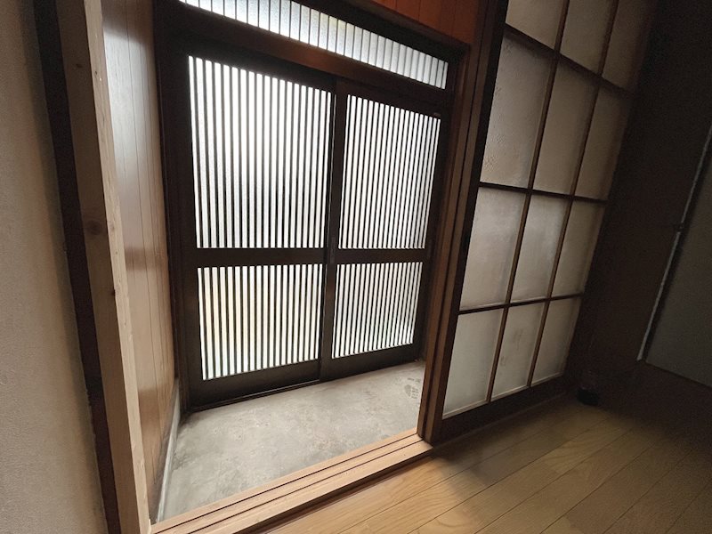 鶏冠井町番田34-13貸家 玄関