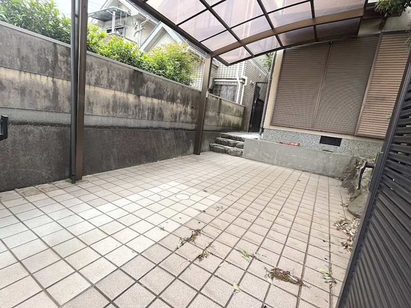 長法寺南野4-1　貸家 駐車場