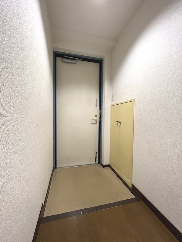 オーセント長岡京 玄関