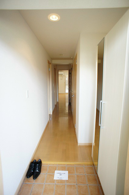 ロイヤルメドウ 玄関