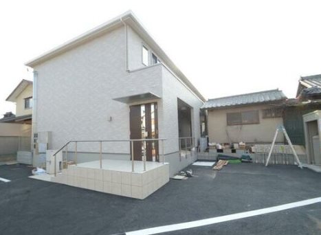フォレストメゾン　勝竜寺 外観