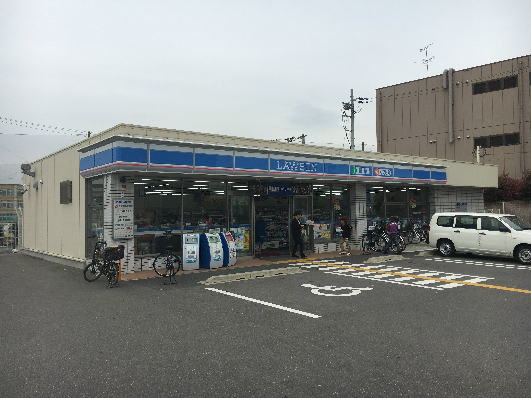 グランシャリオ京都南 コンビニ
