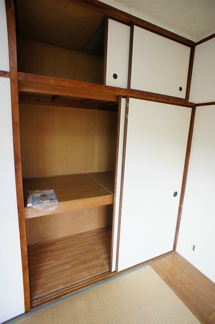 京都府長岡京市久貝２丁目15-17 収納