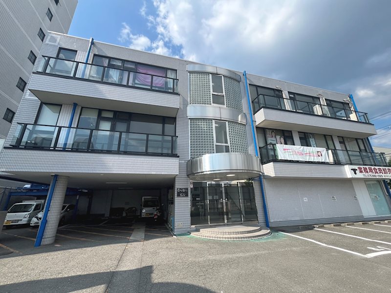 らくなんビル 外観