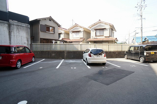 アクエルド長岡京     駐車場