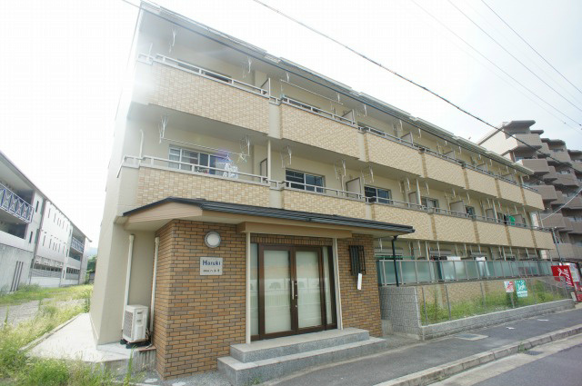 恵解山ハイツ 外観