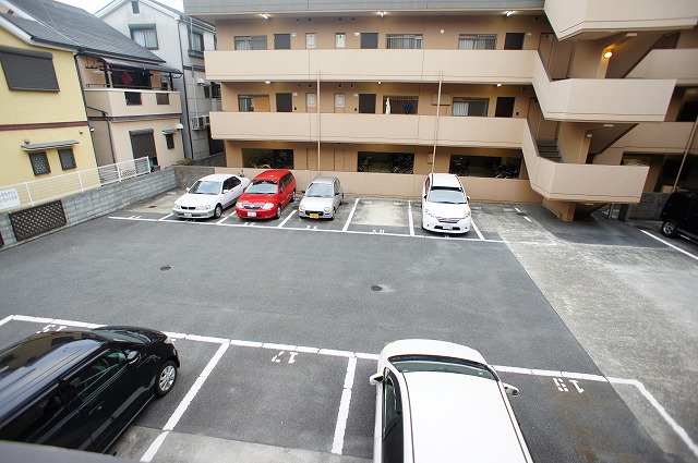 エトワール長岡京 駐車場