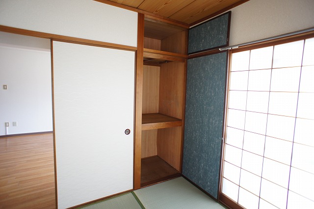 グランドハイツフナトラ 収納