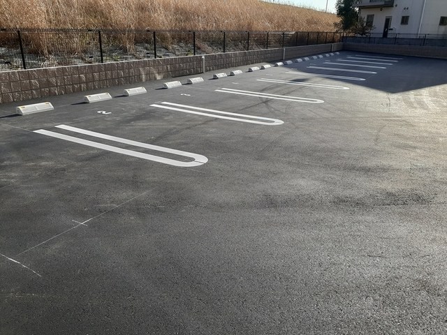 アムール鴨川 駐車場
