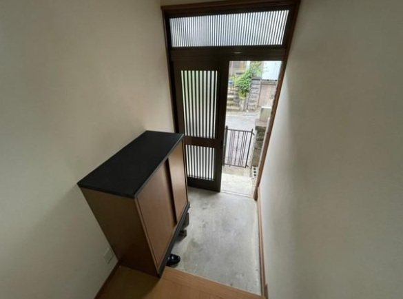 森本町藪路47-18　貸家 玄関