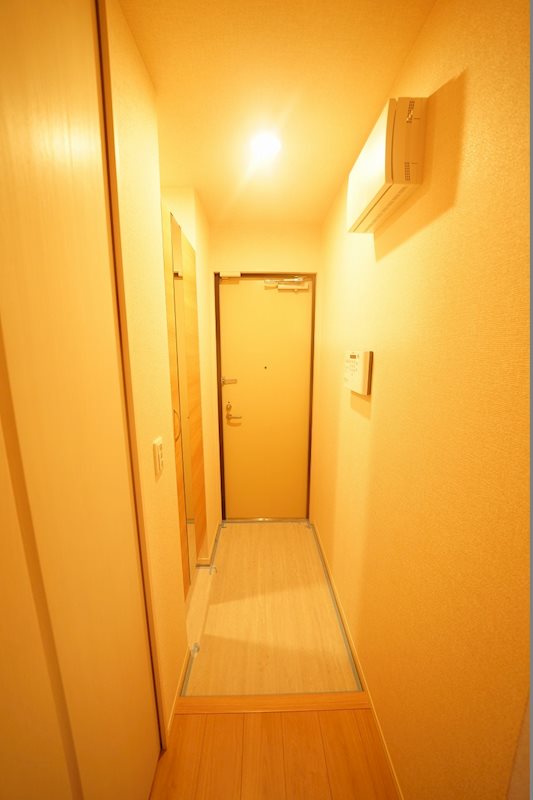 京都府向日市物集女町出口18 玄関